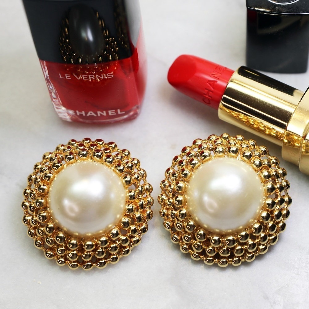 Pearl Earrings - Massive Gold Caviar Clip-on Vintage Luxury Timeless Bridal Gift - Picture 7 of 13